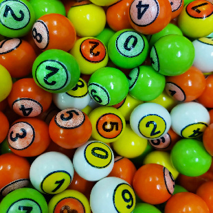 Жевательная резинка 24 мм с принтом "Бильярд"