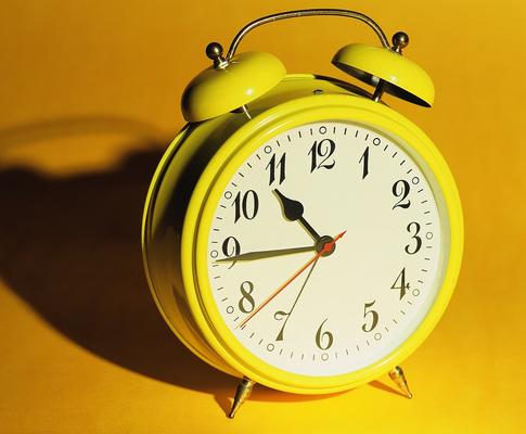 Акция «Счастливые часы»: скидки до 30% магниты, ластики и модные игрушки